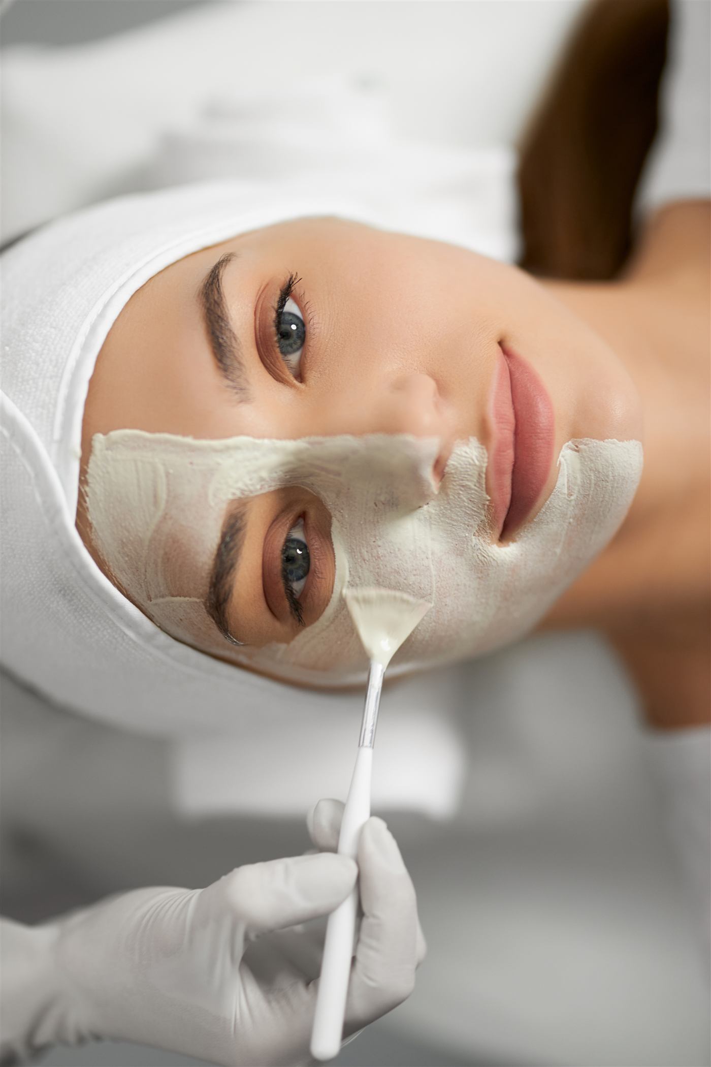 Procedimento de rejuvenescimento facial